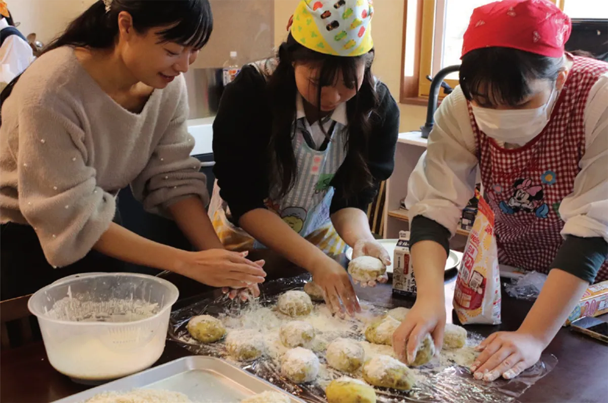 さつまいも料理ワークショップ　調理中